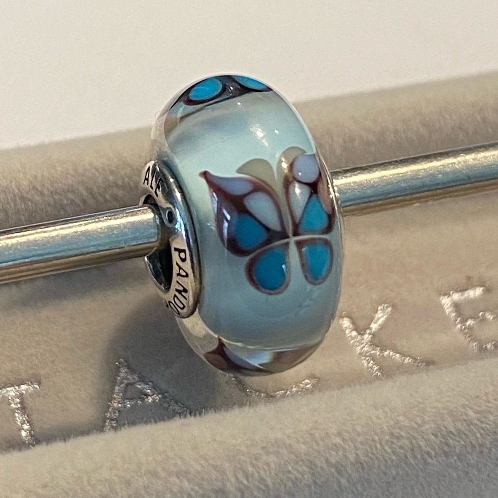 Authentic Pandora Sterling Silver Core Blue “Butterfly Kisses” Murano ~ Charm A